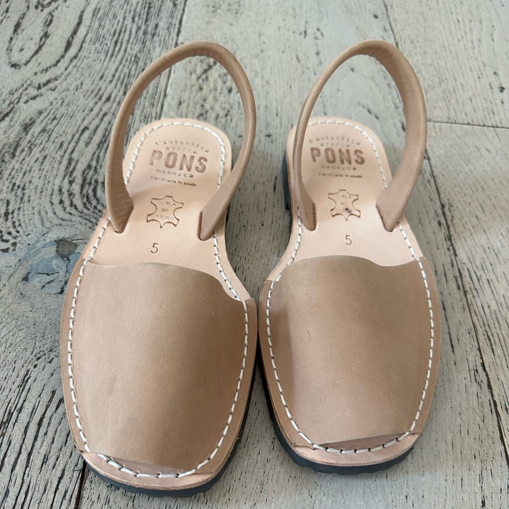 Pons avarcas size 5. Brand new